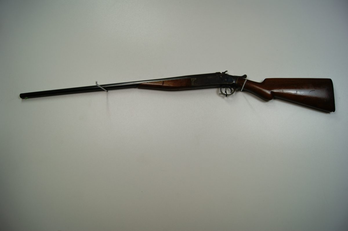 Strzelba pojedynka Iver Johnsons kaliber 20/70. Broń używana.