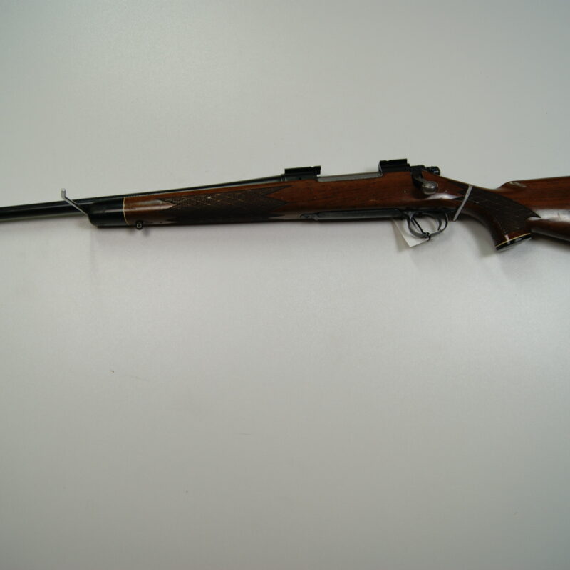 Sztucer dla leworęcznych Remington 700 w kalibrze 30-06.Broń używana.